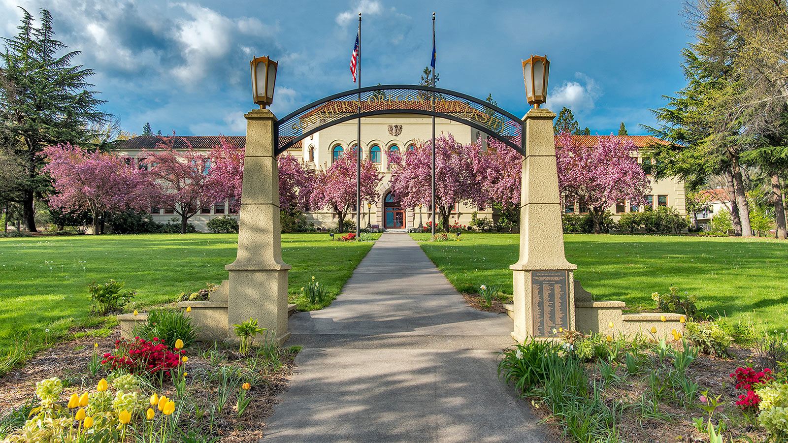 SOU Southern Oregon University Visit Ashland Apply Enroll